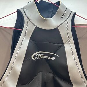 NEO-SPORT Women's Black and Light Gray Neoprene Vest